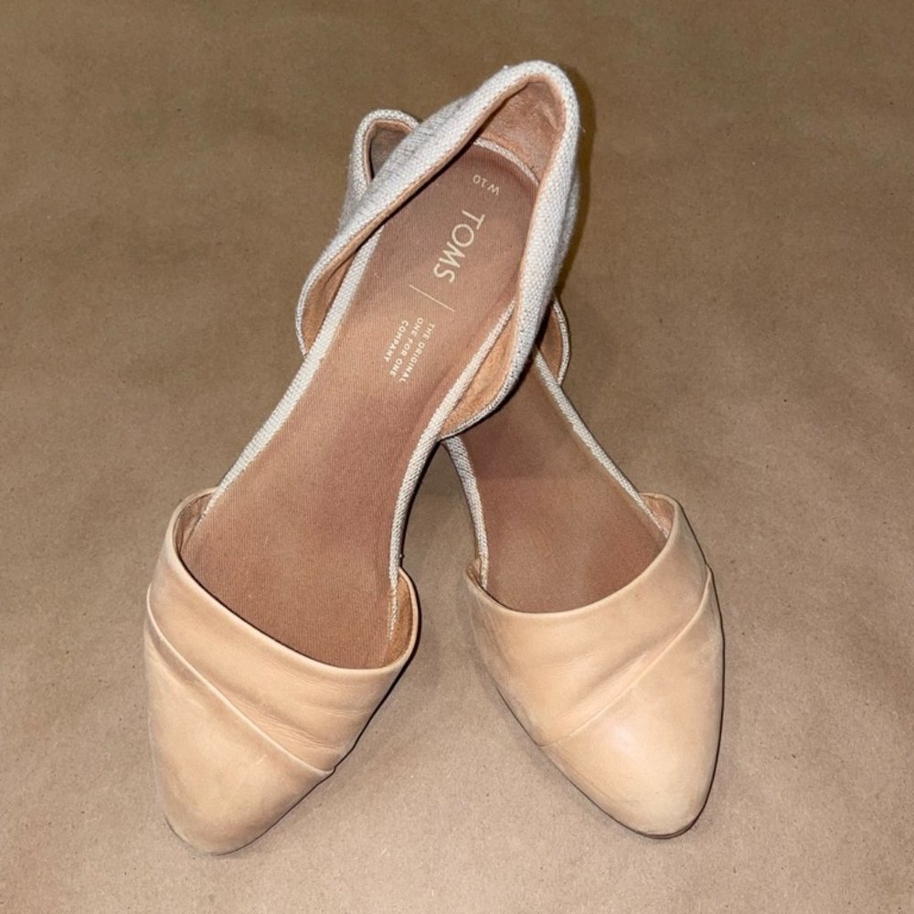 Monochrome Cut Out Flats